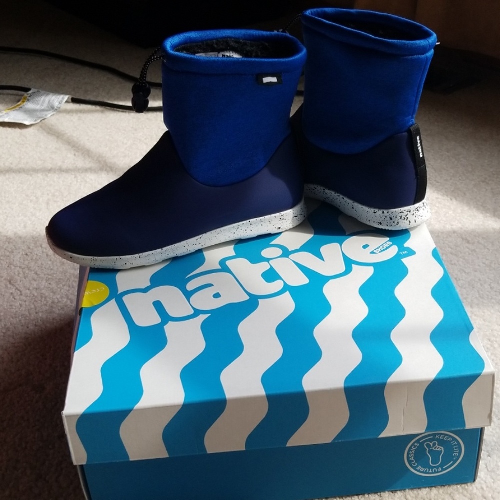 NWT Native Ranger Boots...so light!!!!